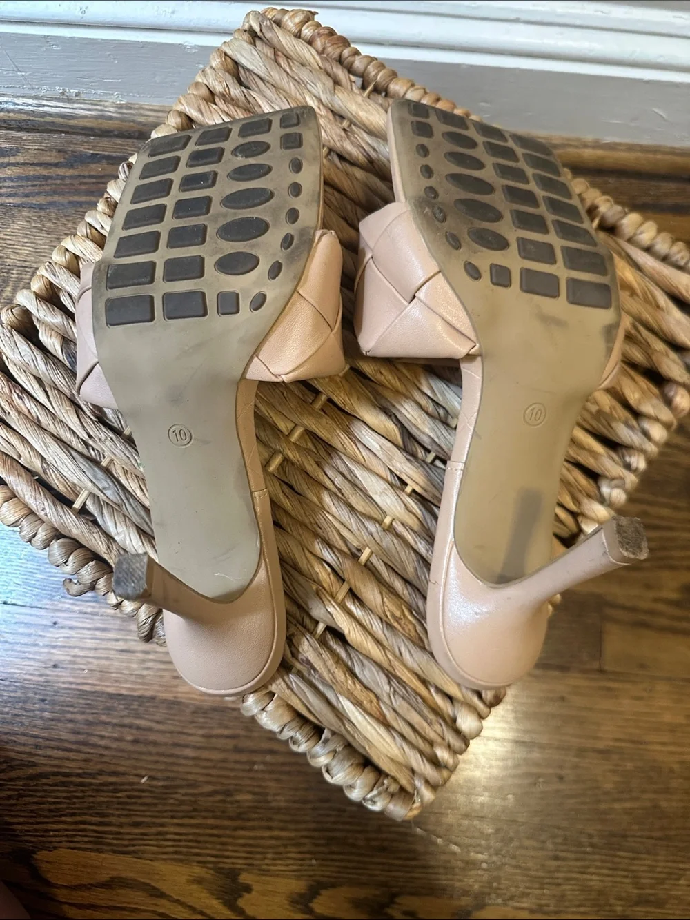 N/A stylish nude